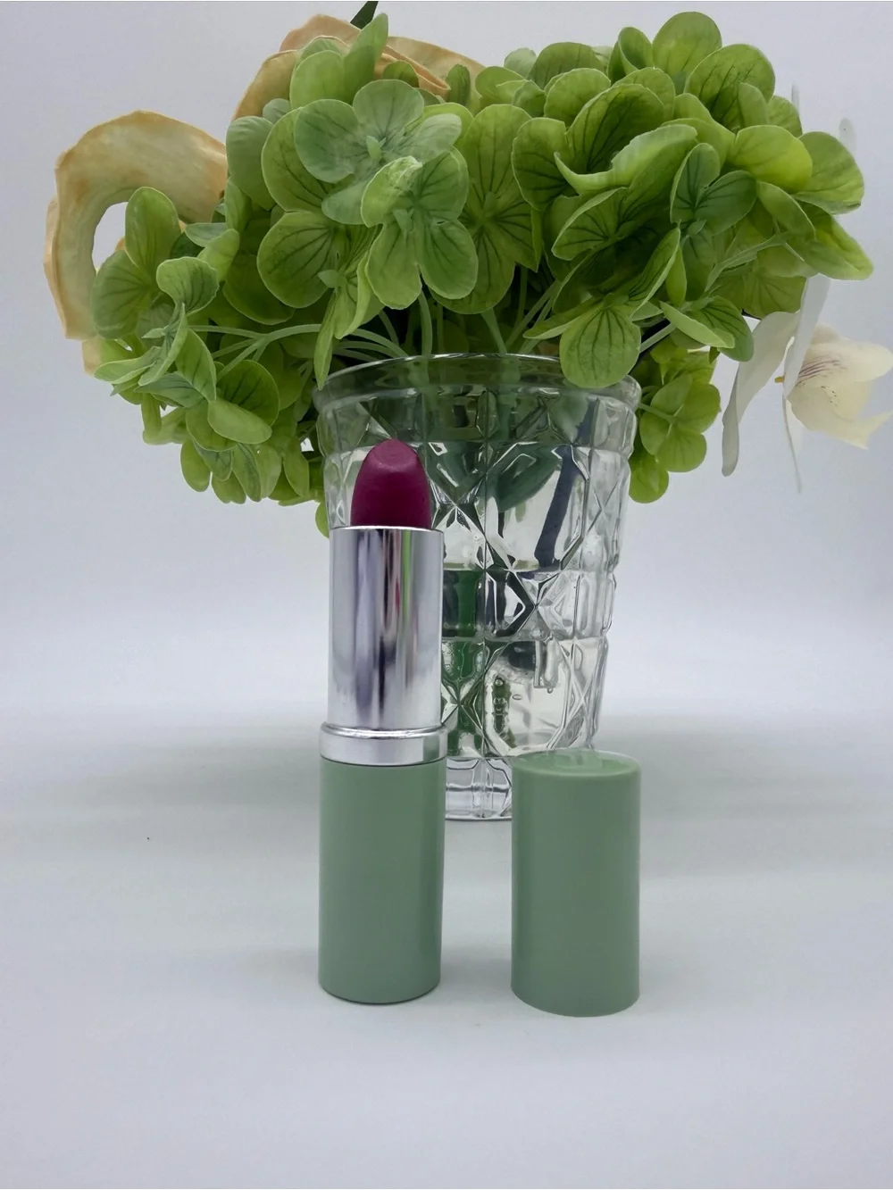 Clinique Different Lipstick Raspberry Glace Full Size